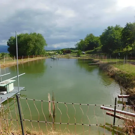 Vodny Horsky Park Chalet *