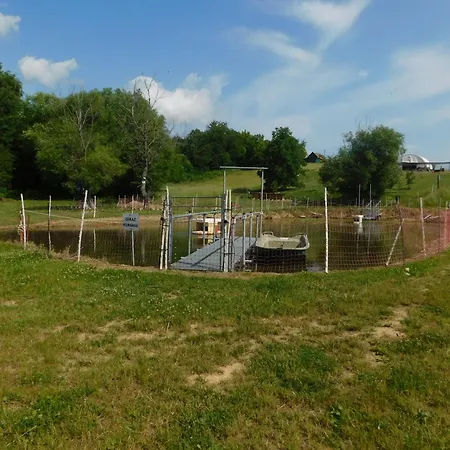 Vodny Horsky Park 木屋 Poruba